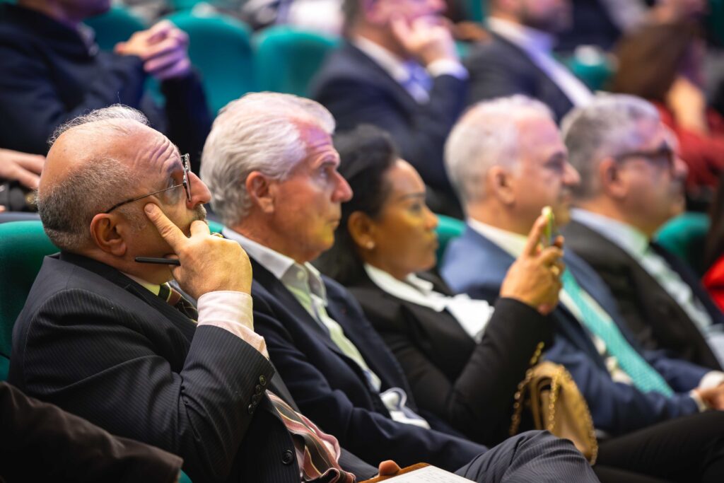 ICS Greek Branch Holds Annual Vassilopita Cutting Event & Lecture on Geopolitics 7 MOTO9700